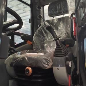 120型輪式挖掘機(jī)