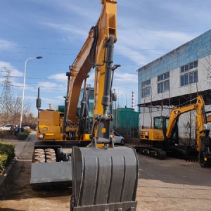 135型輪式抓木機