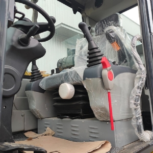 135型輪式抓木機